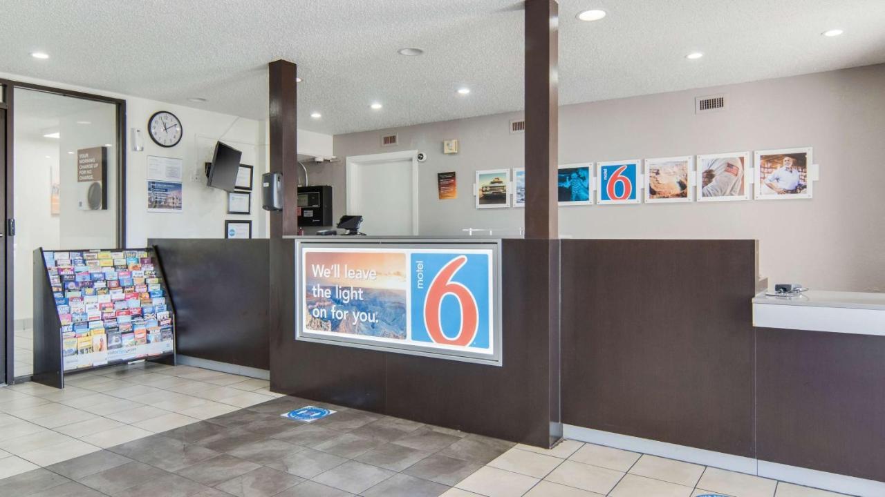 Motel 6-Addison, Tx - Dallas Eksteriør billede