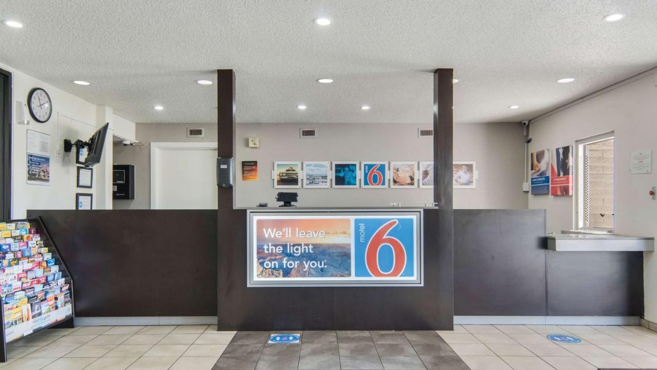 Motel 6-Addison, Tx - Dallas Eksteriør billede