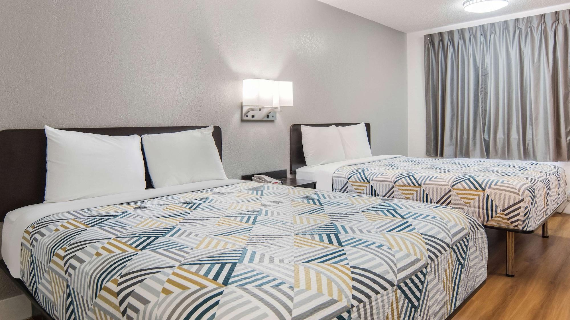 Motel 6-Addison, Tx - Dallas Eksteriør billede