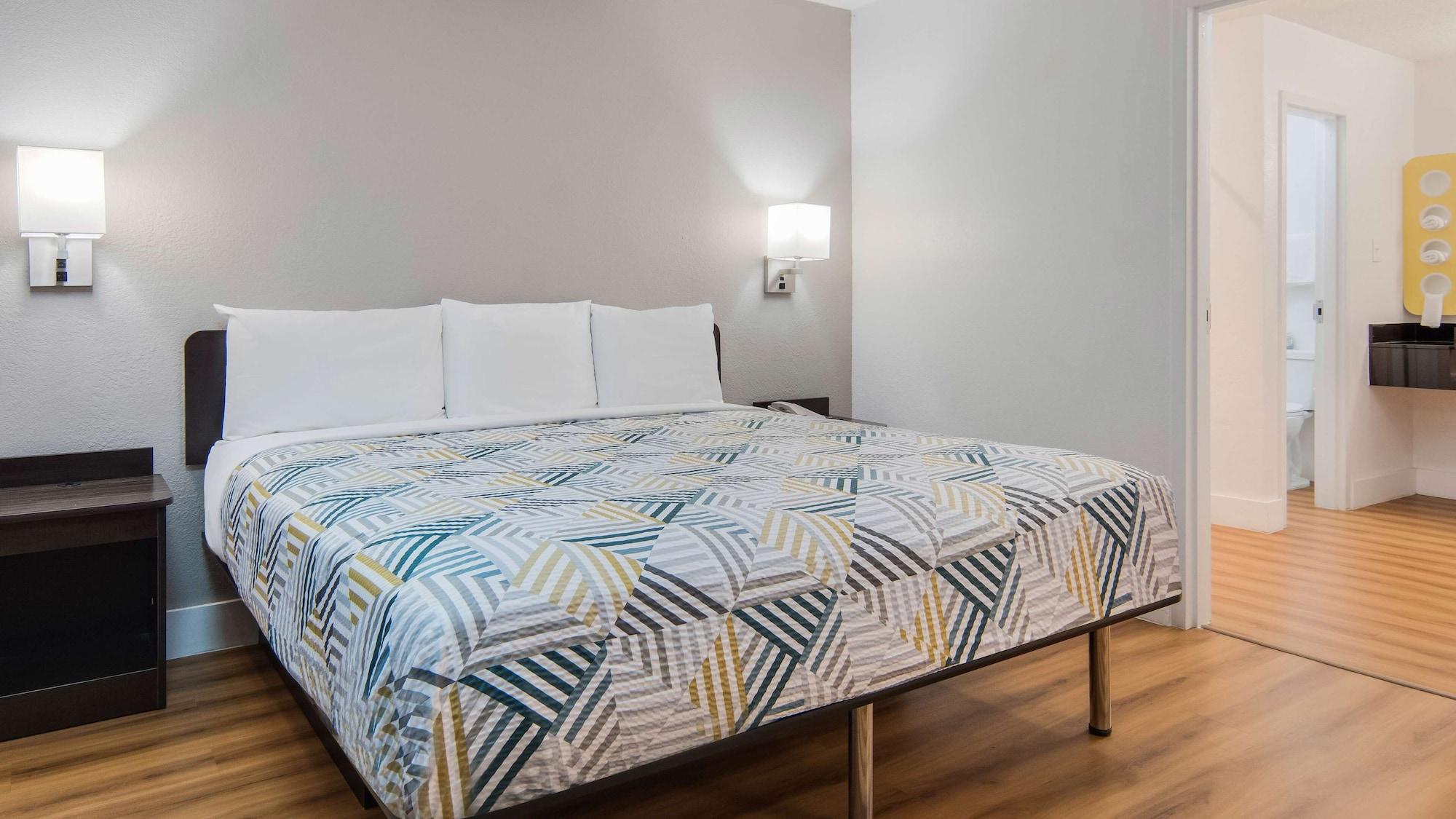 Motel 6-Addison, Tx - Dallas Eksteriør billede