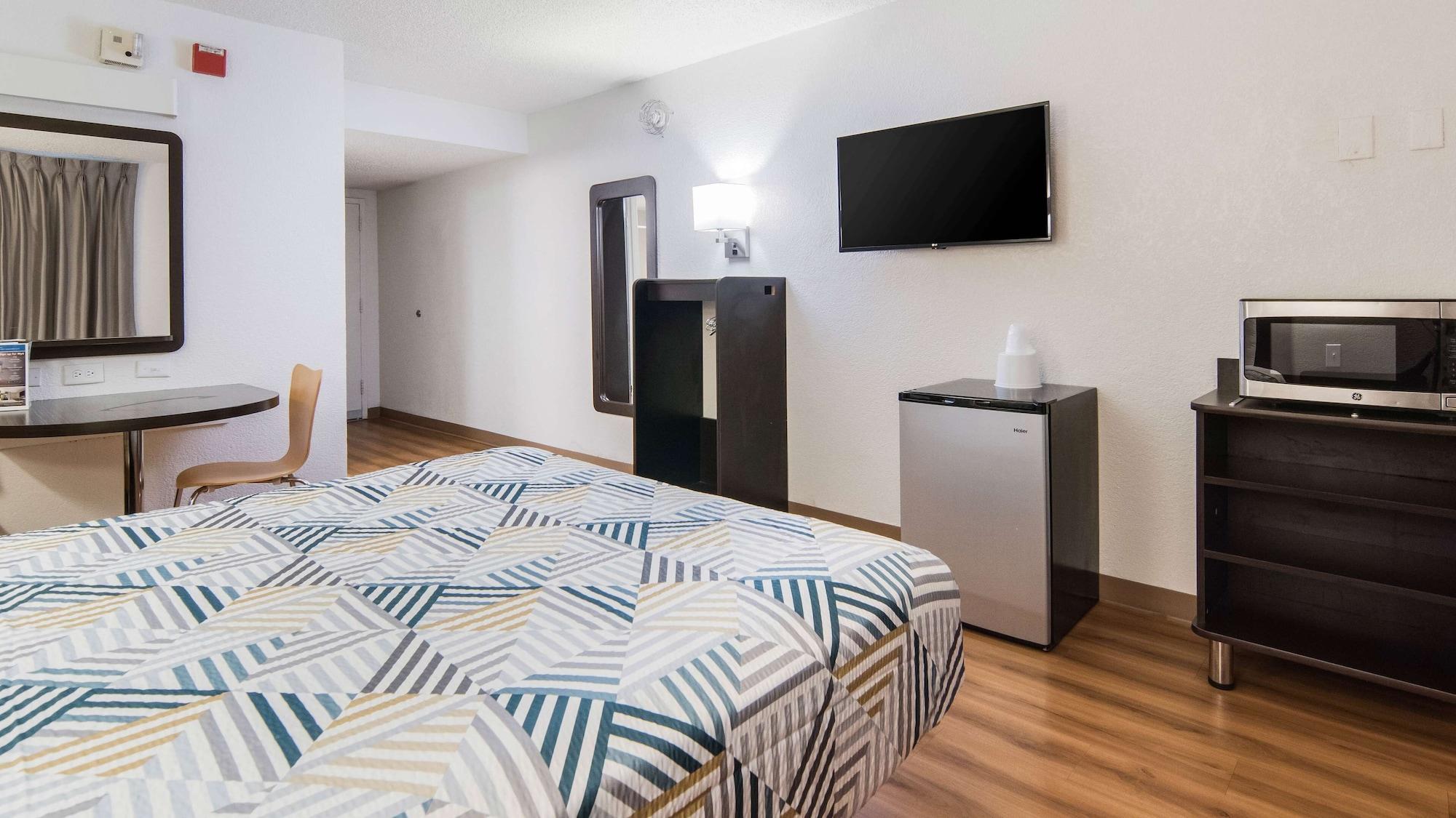 Motel 6-Addison, Tx - Dallas Eksteriør billede