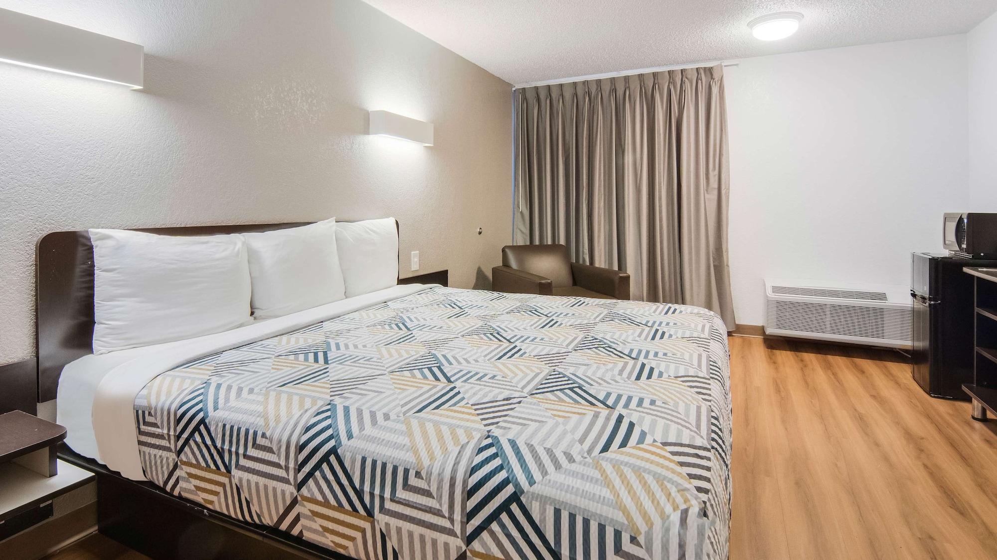 Motel 6-Addison, Tx - Dallas Eksteriør billede