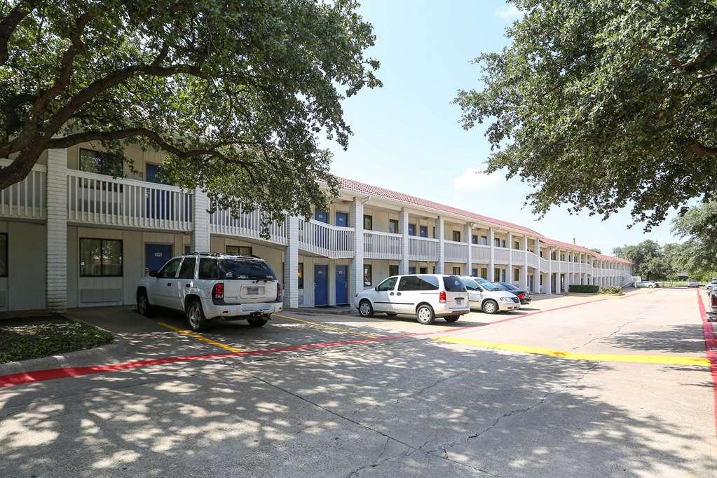 Motel 6-Addison, Tx - Dallas Eksteriør billede