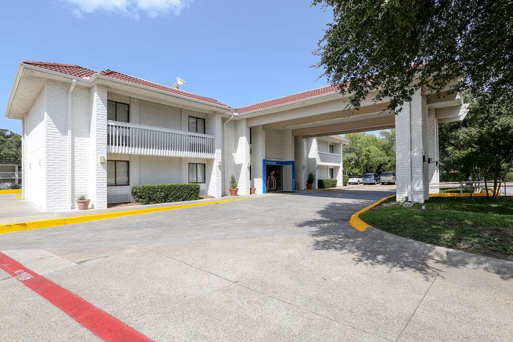 Motel 6-Addison, Tx - Dallas Eksteriør billede