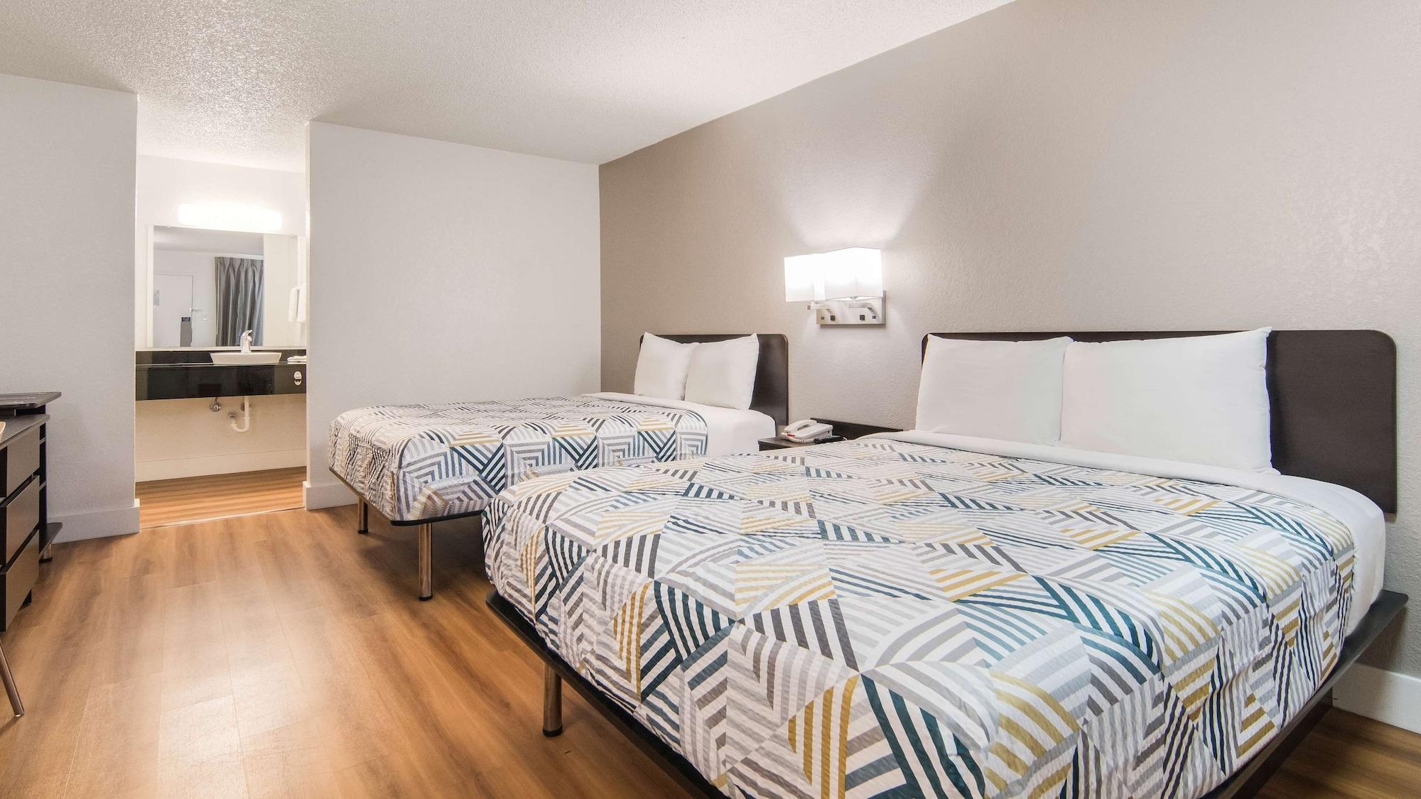 Motel 6-Addison, Tx - Dallas Eksteriør billede