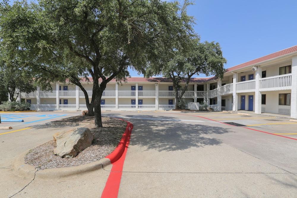 Motel 6-Addison, Tx - Dallas Eksteriør billede