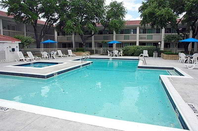 Motel 6-Addison, Tx - Dallas Eksteriør billede