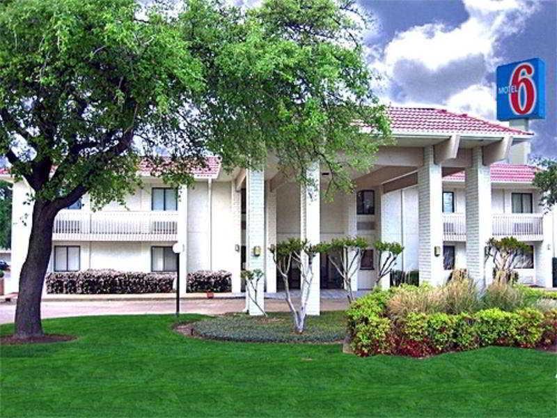 Motel 6-Addison, Tx - Dallas Eksteriør billede