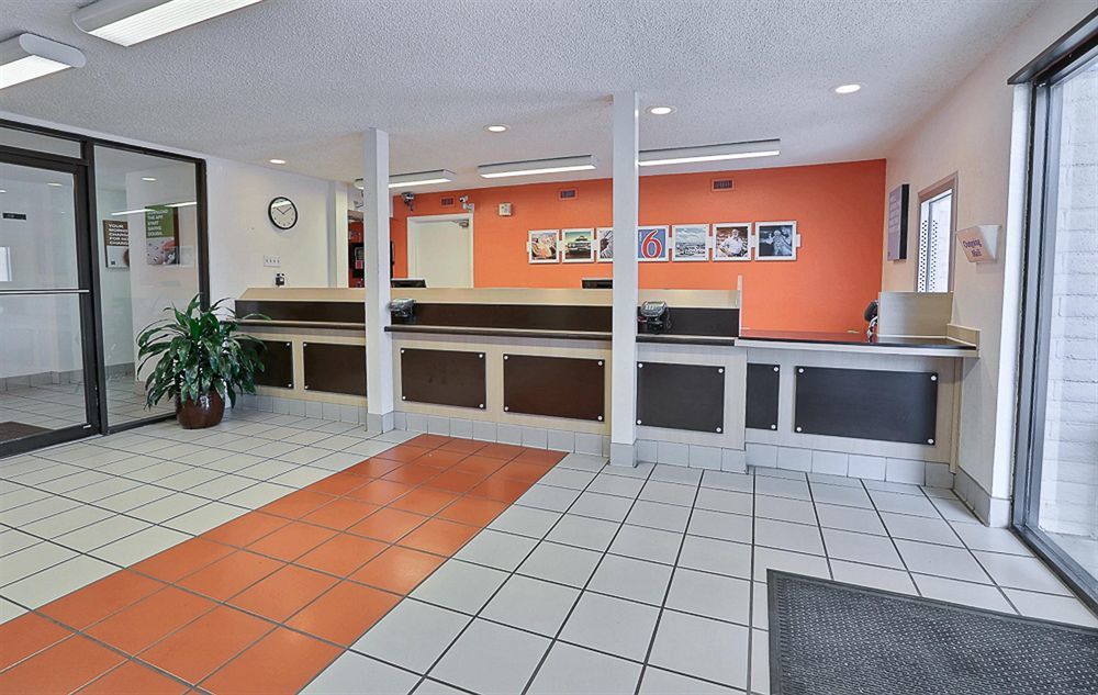 Motel 6-Addison, Tx - Dallas Eksteriør billede
